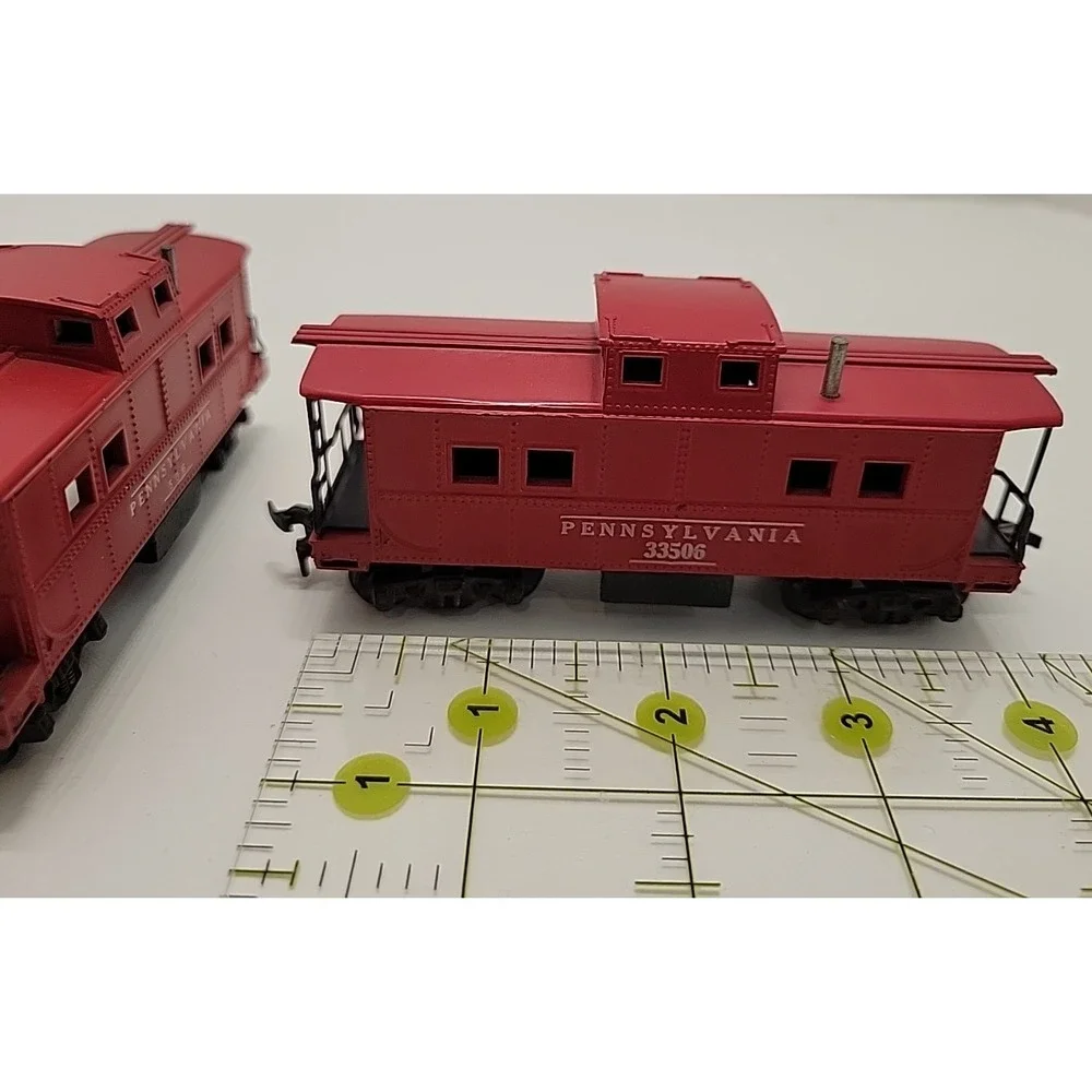 Vintage HO SCALE PENNSYLVANIA 506 CABOOSE & 33506